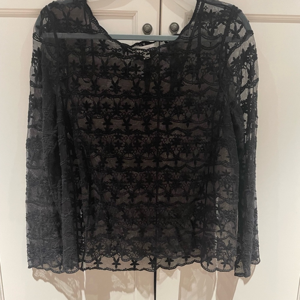Beautiful lace top Tristan